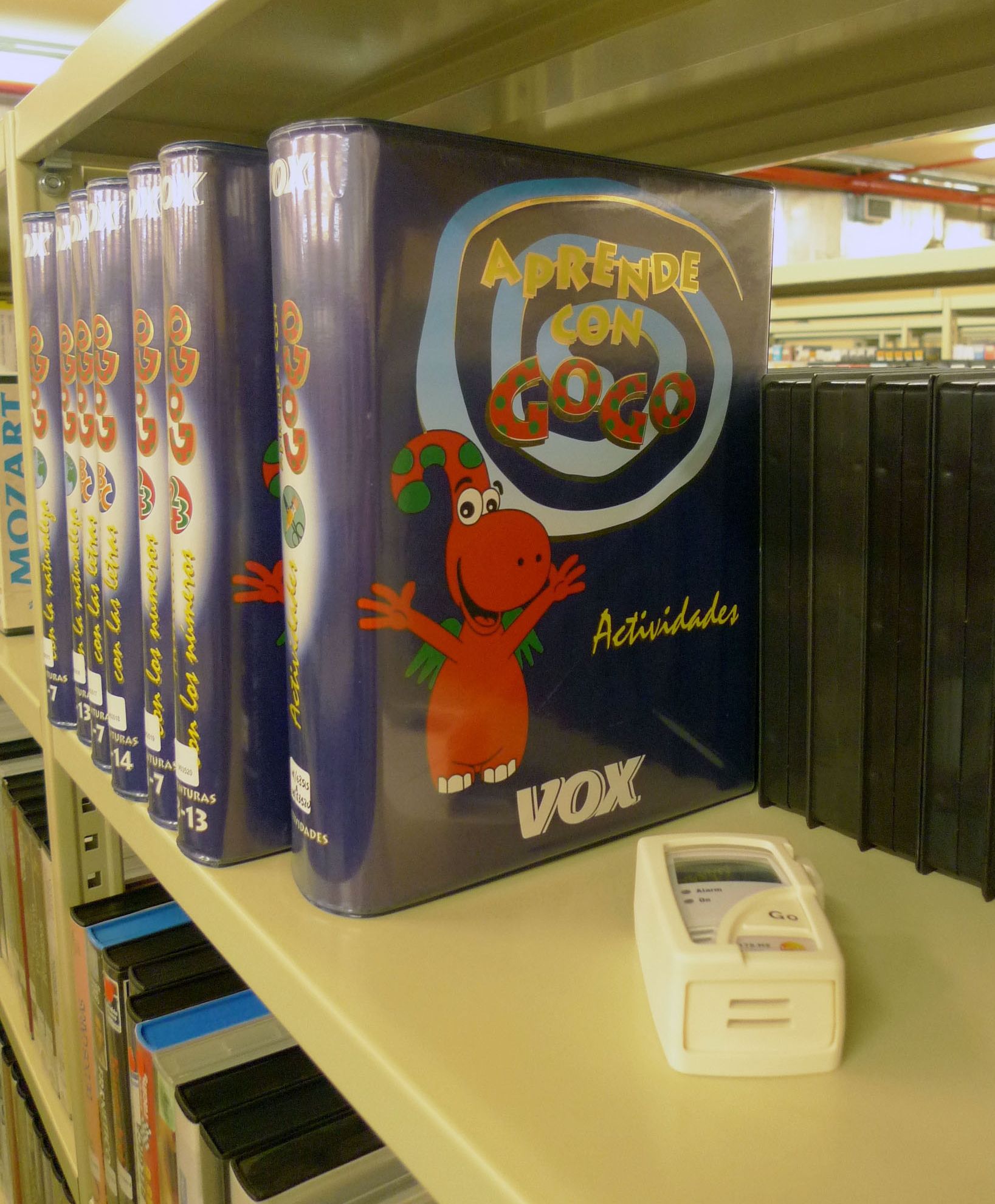Conjunto de cintas VHS y medidor de temperatura
