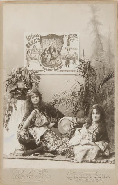 17-FALP/1/106 [Les deux beaux Odalisques], entre 1900 y 1930. Olaf Foss, Christiania