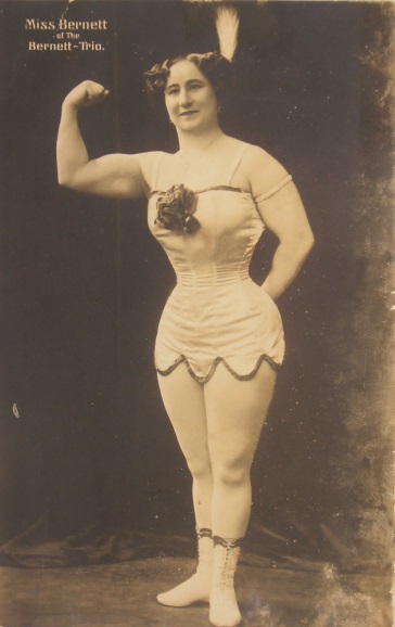 17-FALP/7/249, Miss Bernett of The Bernett-Trio, entre 1910 y 1930