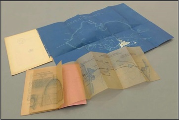 Junto con los folios que constituyen el cuerpo del folleto, es frecuente encontrar desplegables con mapas, croquis, etc.