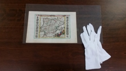 Materiales necesarios para la consulta de fondos en la una cartoteca