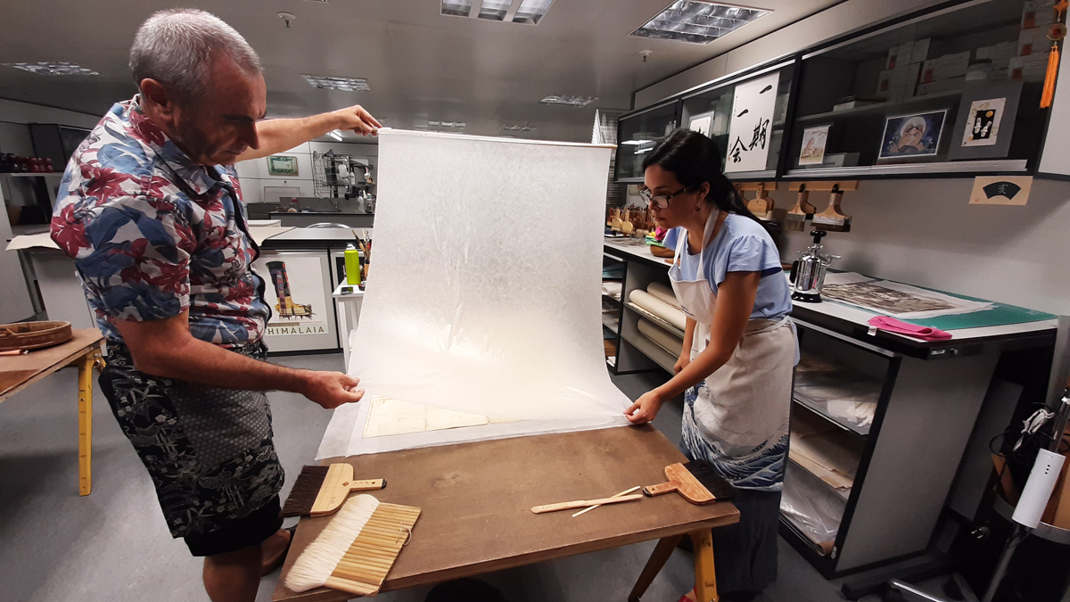 Laminado de obra con papel japonés encolado con shin nori.