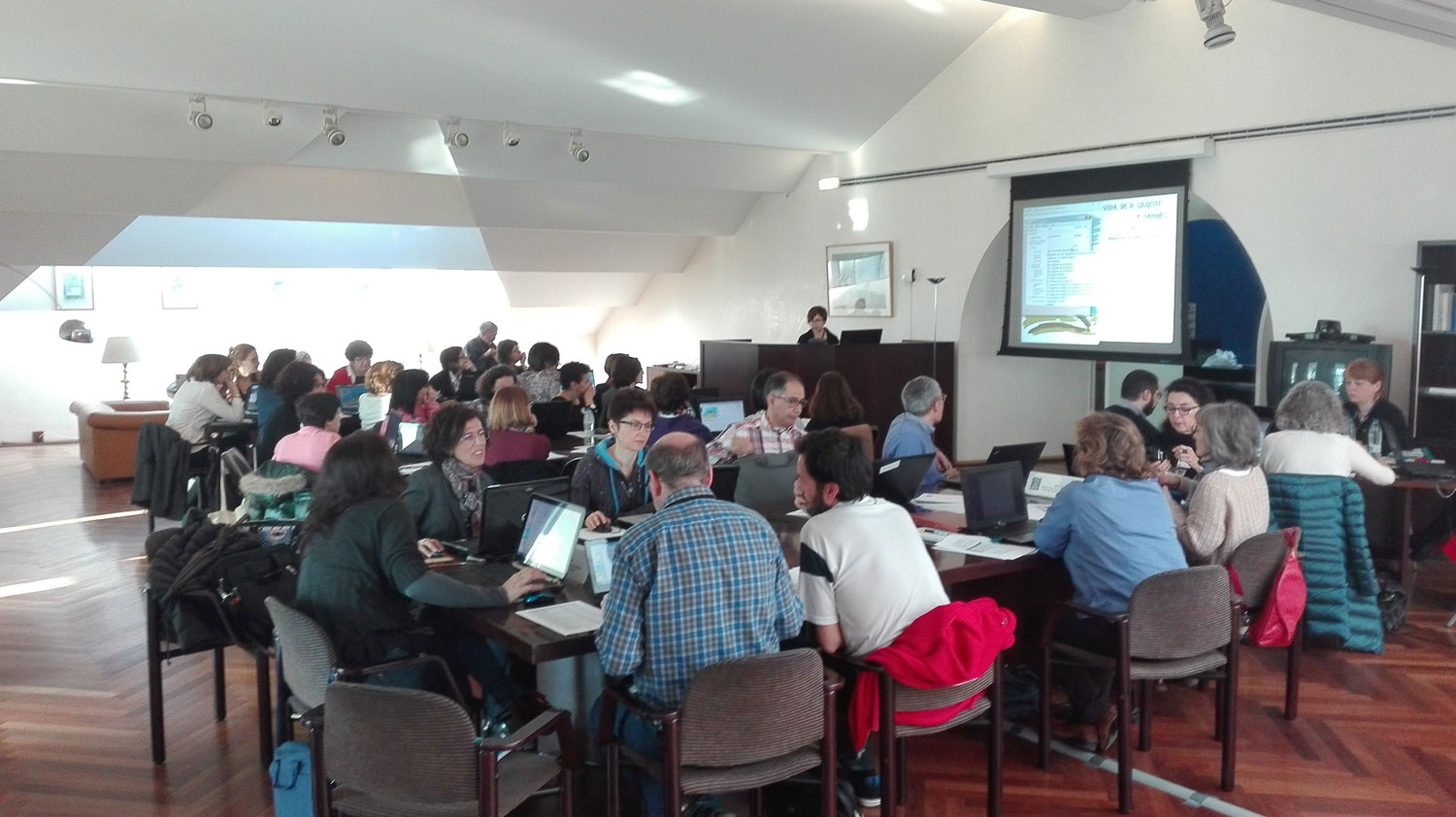 Un momento del #CervathonBNE celebrado en la Biblioteca