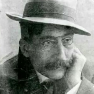Enrique Labarta Pose Enrique Labarta Pose