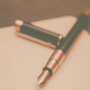 pluma_cuadrada_sepia