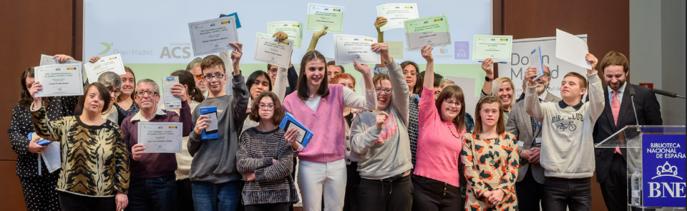 Foto de familia certamen literario Down Madrid