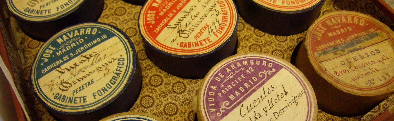 Cilindros con cuentos del Archivo de la palabra