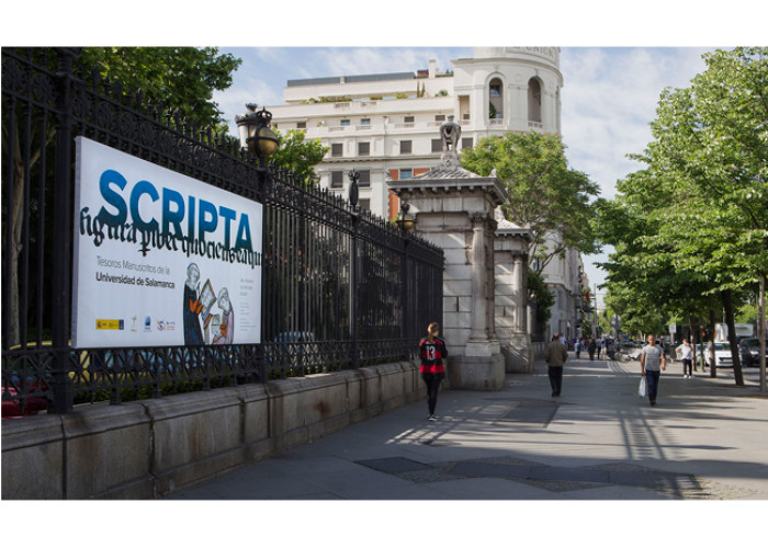 Exposición de Scripta, exterior de la Biblioteca Exposición de Scripta, exterior de la Biblioteca
