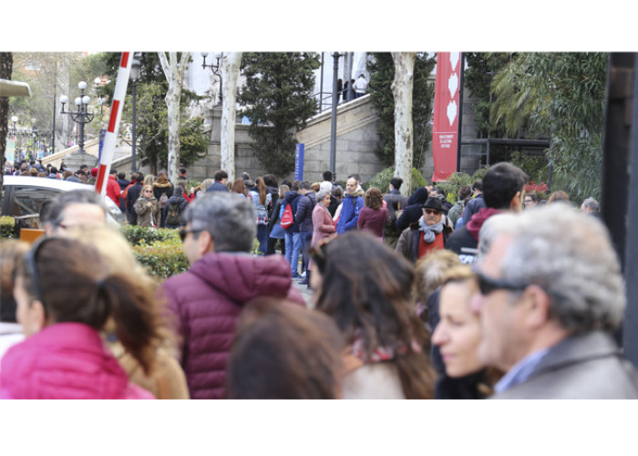 Jornada de Puertas Abiertas 2018 Cientos de personas esperan su turno para entrar a la BNE Jornada de Puertas Abiertas 2018 Cientos de personas esperan su turno para entrar a la BNE