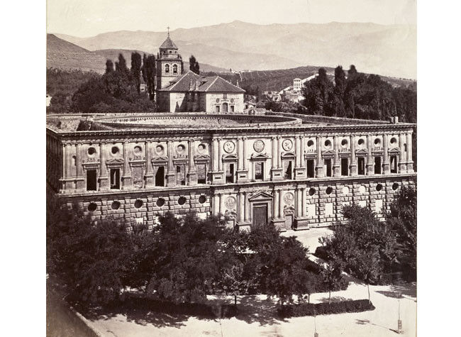 Palacio de Carlos V, Granada, del álbum Fotografías recogidas por el pintor Manuel Castellano de Jean Laurent, 1855- 1875. BNE, 17/13