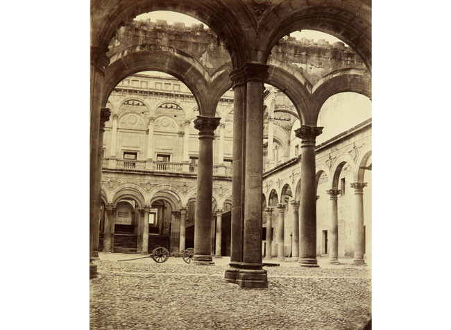 Tolède, Cour de lAlcazar de Louis Léon Masson, 1865. BNF, EO-380-Boîte FOL A NQ-C-058205