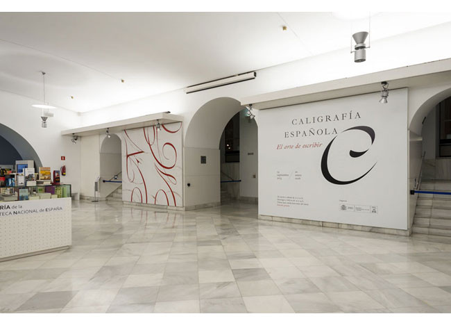 Imagen del montaje de la exposición Caligrafía española. El arte de escribir