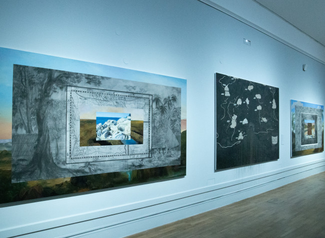 Montaje de la exposición Pinacoteca Migrante