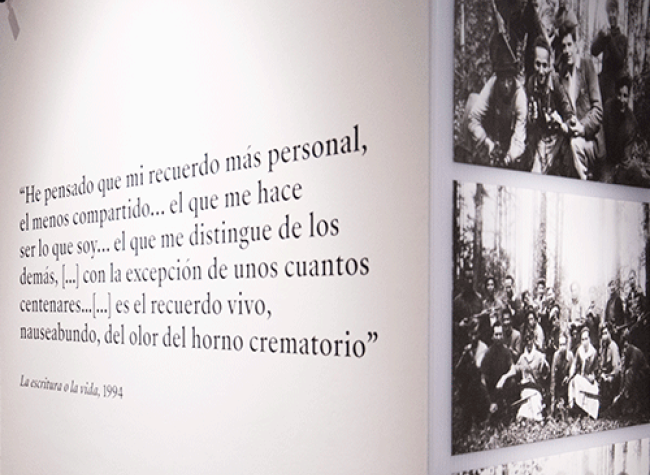 Montaje de la exposición Jorge Semprún. El largo viaje