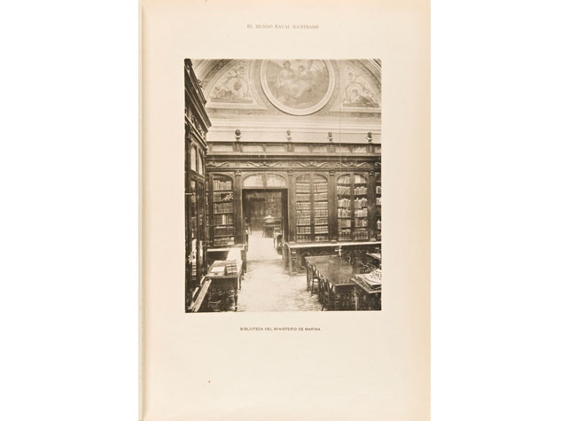 Sala de lectura en el edificio que fue palacio de Godoy. Revista 
