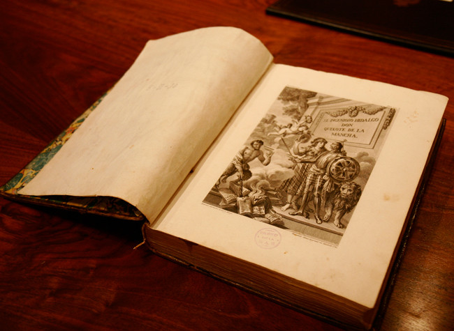El ingenioso hidalgo don Quixote de la Mancha / compuesto por Miguel de Cervántes Saavedra. Nueva edicion / corregida por la Real Academia Española. En Madrid: por don Joaquin Ibarra, 1780. Fotógrafo: Julio González - AC/E