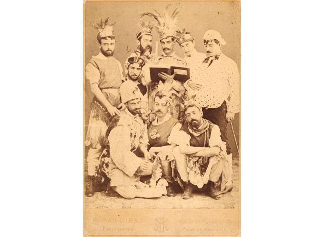 Benigno de la Vega Inclán con amigos. Colección Museo Romanticismo, MNR CE30751