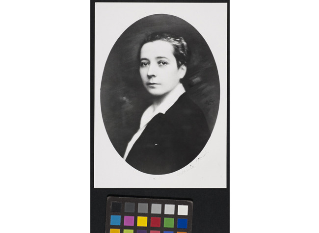 Retrato de Mathilde Pomès a los 31 años.  BNE.