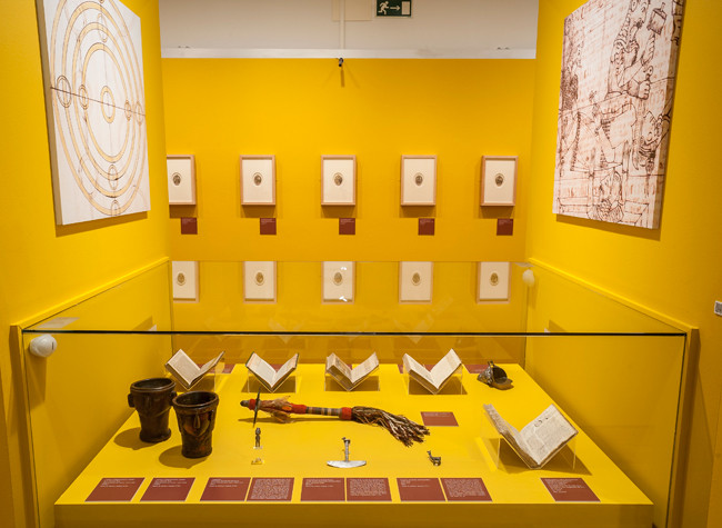 Sala de la exposición de La Biblioteca del Inca Garcilaso de la Vega (1616-2016)