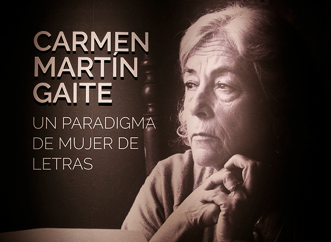 Montaje de la exposición «Carmen Martín Gaite. Un paradigma de mujer de letras»