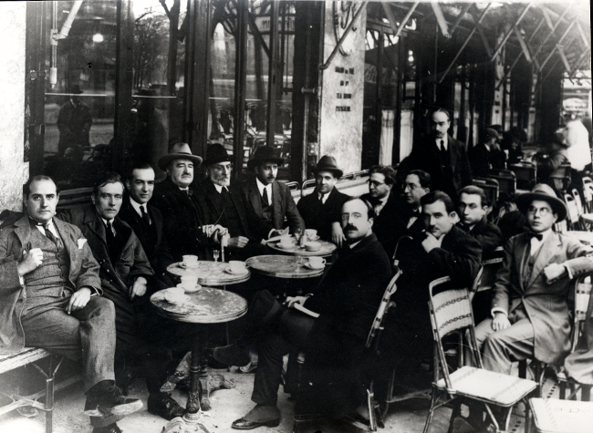 Tertulia de los intelectuales exiliados en el café de la Rotonde de Parí­s [CMU, Universidad de Salamanca]