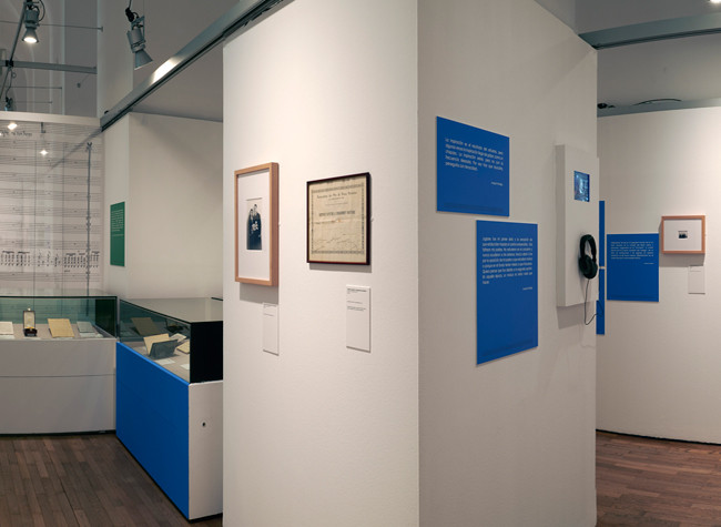 Montaje de la exposición de Joaquín Rodrigo