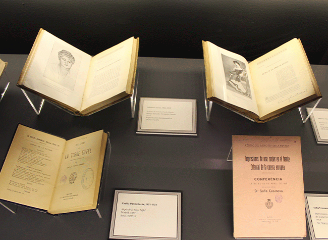 Montaje de la exposición Palabras de viajeros. El viaje literario y su aportación a la cultura europea