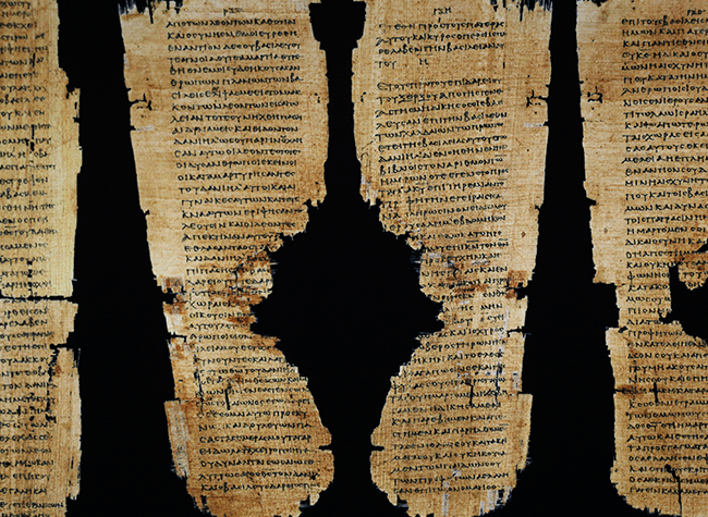 Montaje de la exposición El papiro de Ezequiel. La historia del códice P967