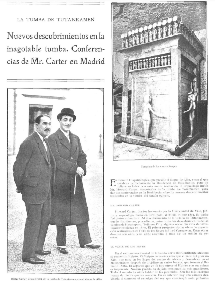 Carter junto al duque de Alba y el templete de los vasos canopos con las vísceras del faraón
